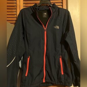 LIKE NEW! North face wind breaker